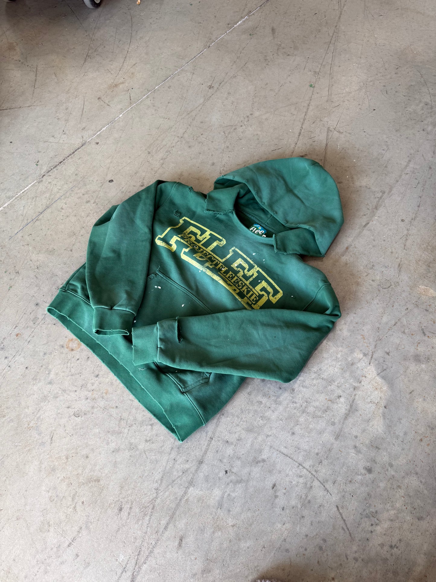 FLEE HOODIE (DISTRESSED)